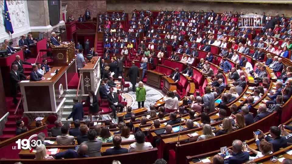 La seizième législature de la Ve République a débuté mardi à l'Assemblée nationale sans majorité absolue