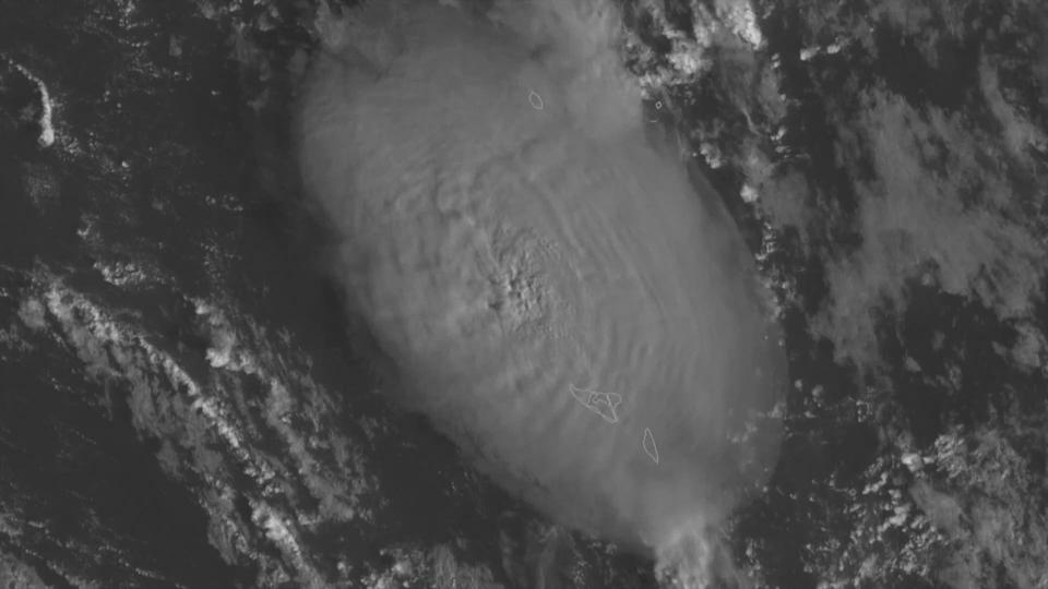 Images satellite de l'éruption du volcan aux Fidji