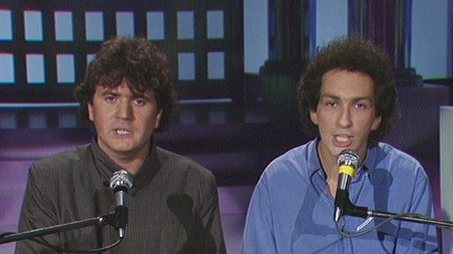 Daniel Balavoine et Michel Bergen chantent en duo "Une minute de silence".