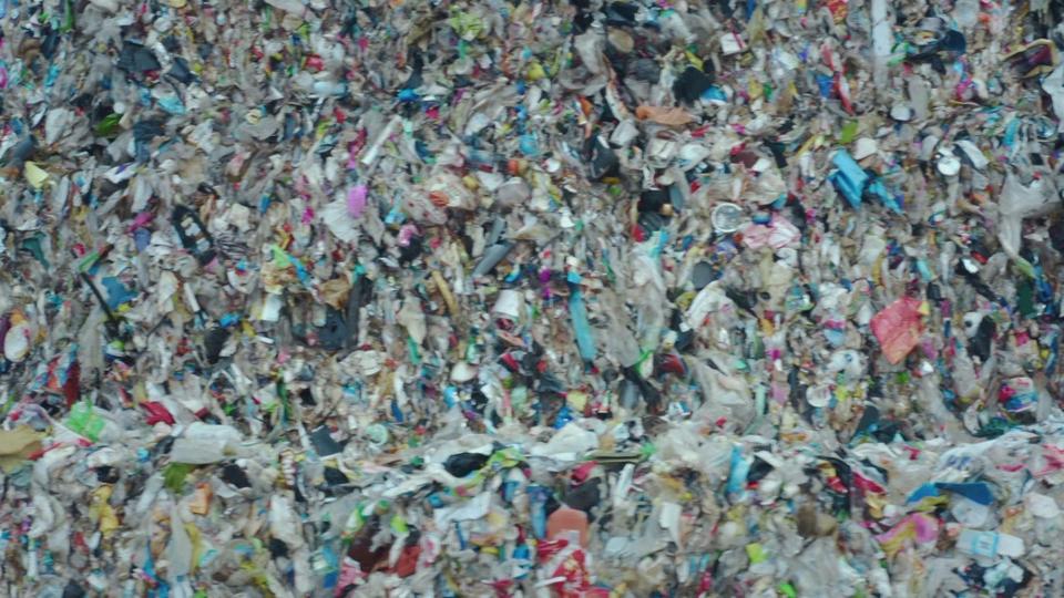 Why plastic? Le mensonge du recyclage. [RTS]