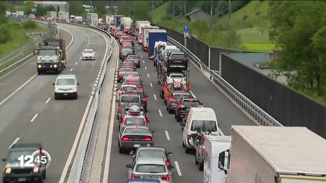 Des bouchons record attendus pour les vacances de Pâques, notamment sur l'axe du Gothard.