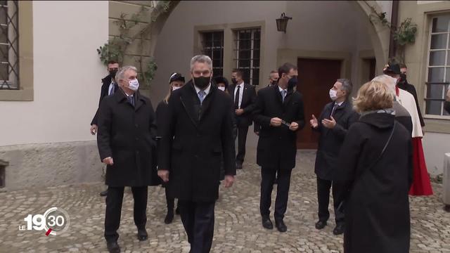 Visite officielle en Suisse du chancelier autrichien Karl Nehammer. Il s'affiche comme un allié pour les relations Suisse - UE.