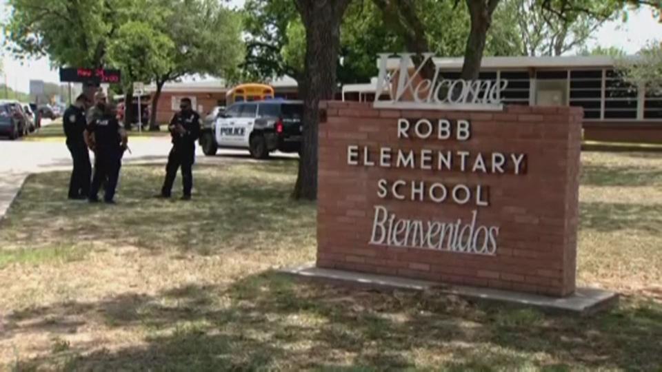 Le déploiement policier après une fusillade meurtrière dans une école au Texas