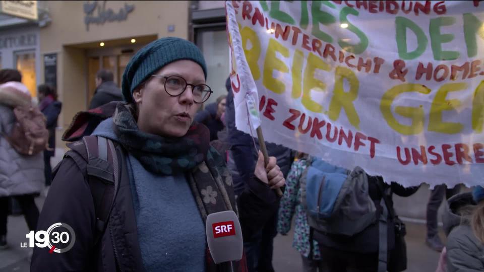 Masques et tests obligatoires pour tous les élèves, ces mesures prises par certains cantons alémaniques divisent.