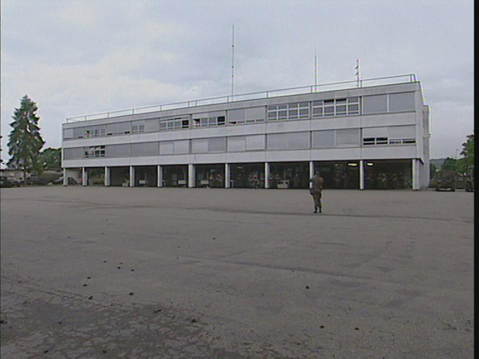 EXERCICES MILITAIRES DES SOLDATS DE L'ARMEE SUISSE - 02.06.06