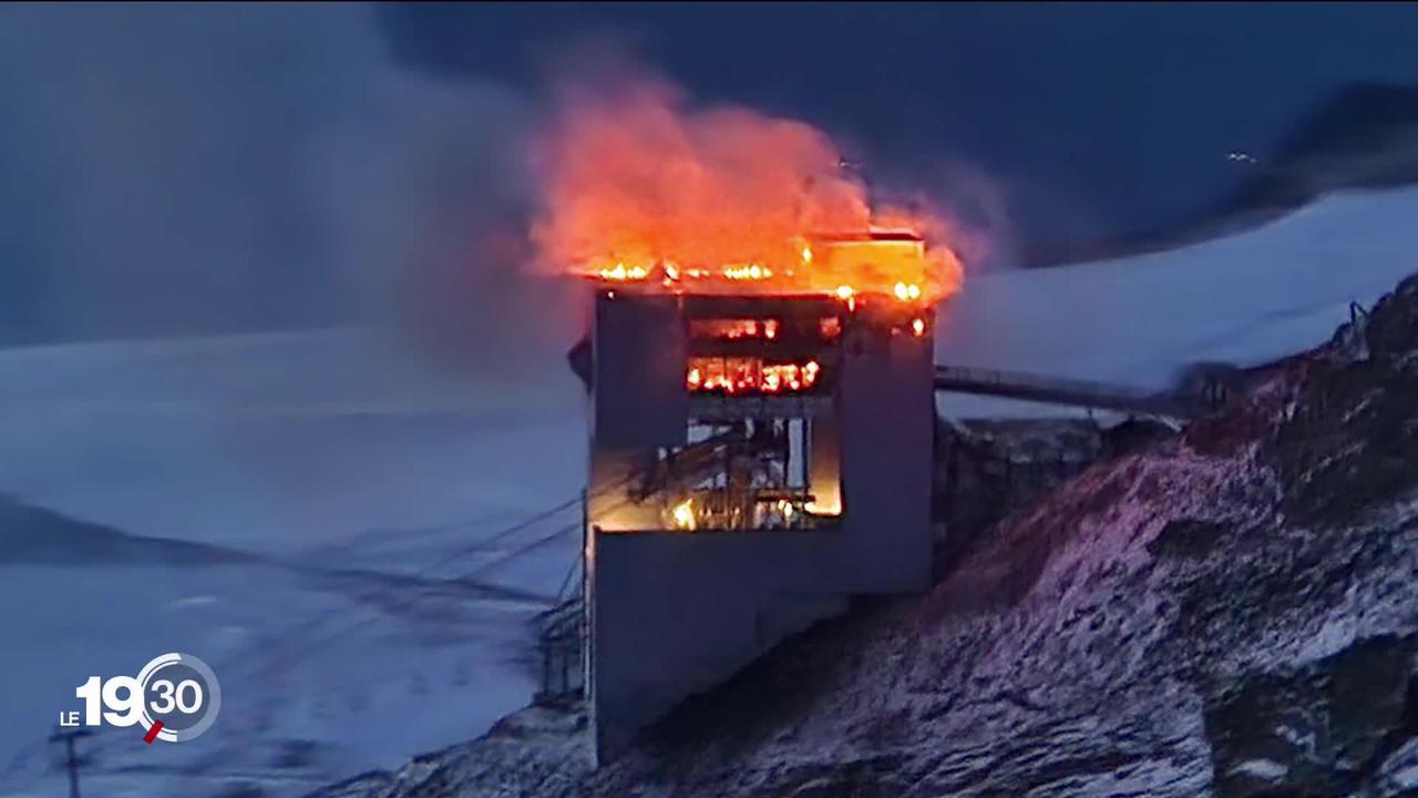 Images impressionnantes au sommet du Glacier 3000 aux Diablerets (VD), où le restaurant de la station supérieure a pris feu