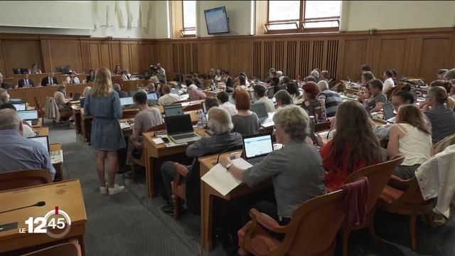 Depuis un an une majorité de femmes sont au Grand Conseil neuchâtelois, mais il y a peu de conséquences sur les votes