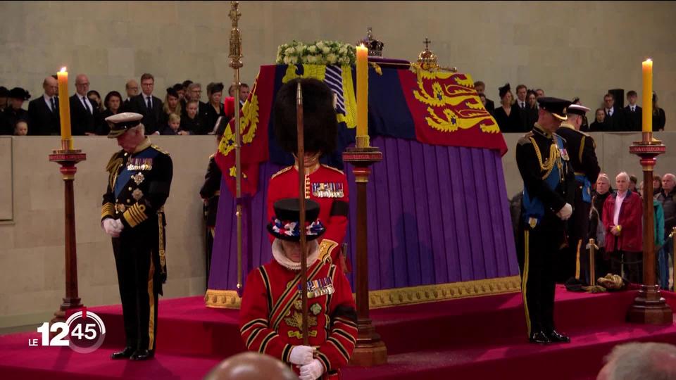 Les Britanniques font la queue nuit et jour pour se recueillir une dernière fois devant la dépouille de la reine Elizabeth II