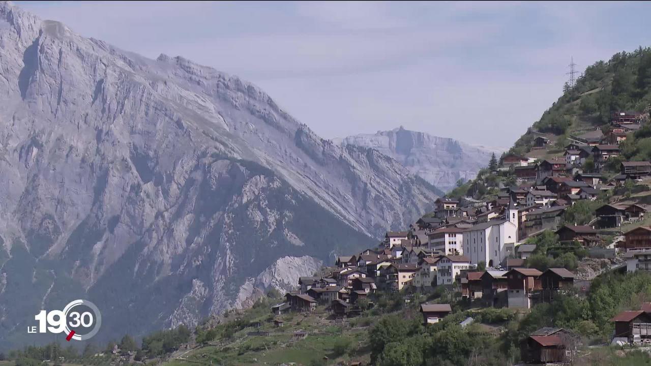 Toujours plus de citadins suisses décident d’aller vivre à la montagne. Une tendance qui s’est accentuée avec la pandémie