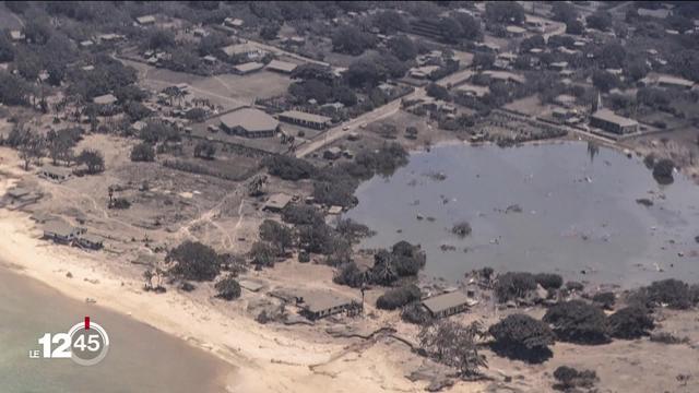 D’épaisses cendres sur la piste d’aéroport retardent l’acheminement de l’aide vers l’archipel des Tonga