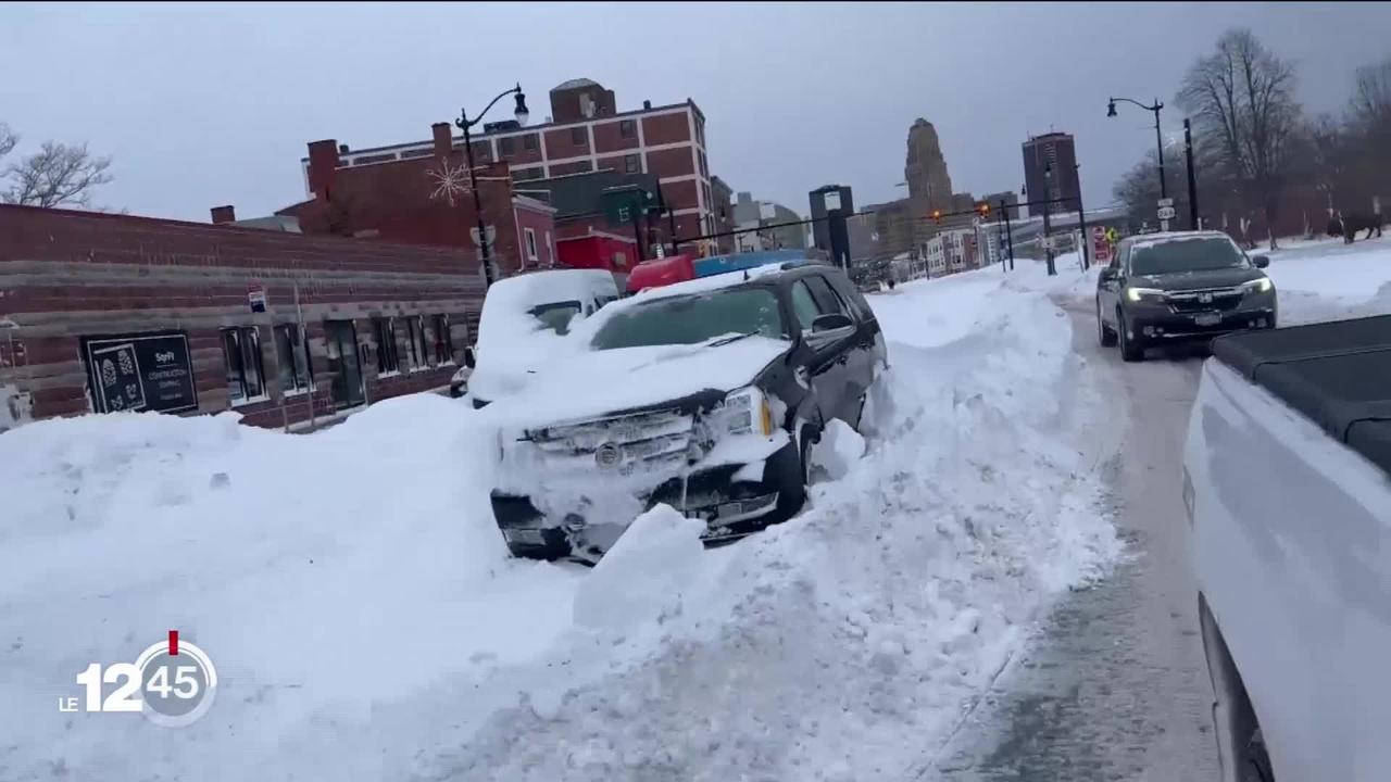 Le bilan de la tempête de neige qui traverse les États-Unis ne cesse de s'alourdir: une trentaine de personnes sont mortes