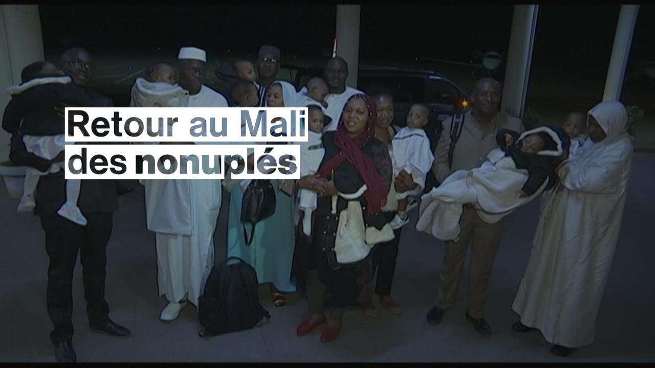 Retour au pays d'une maman malienne et de ses nonuplés