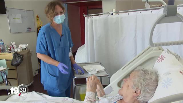 Pour faire face au manque de personnel hospitalier, un programme de réintégration du personnel qualifié a été mis en place