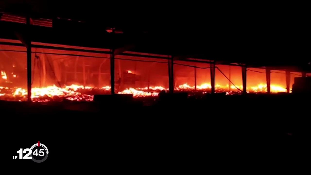 Au Bangladesh, un incendie dans un entrepôt de containers fait des dizaines de victimes et plus de 300 blessés