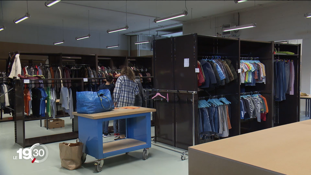 À Genève, le Vestiaire social, une structure qui fournit des vêtements gratuits, est de plus en plus sollicité