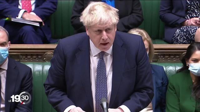 Boris Johnson admet sa présence à une fête pendant le confinement et s’excuse