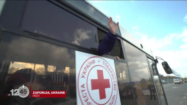 Ukraine: convois de réfugiés à Zaporojie