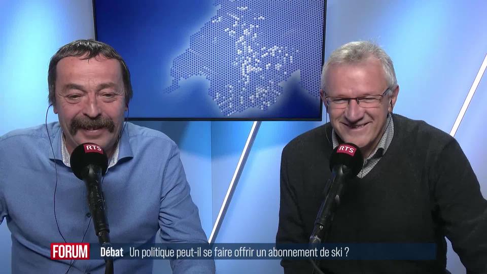 Un politique peut-il se faire offrir son abonnement de ski? Débat entre Benjamin Roduit et Charles Clerc