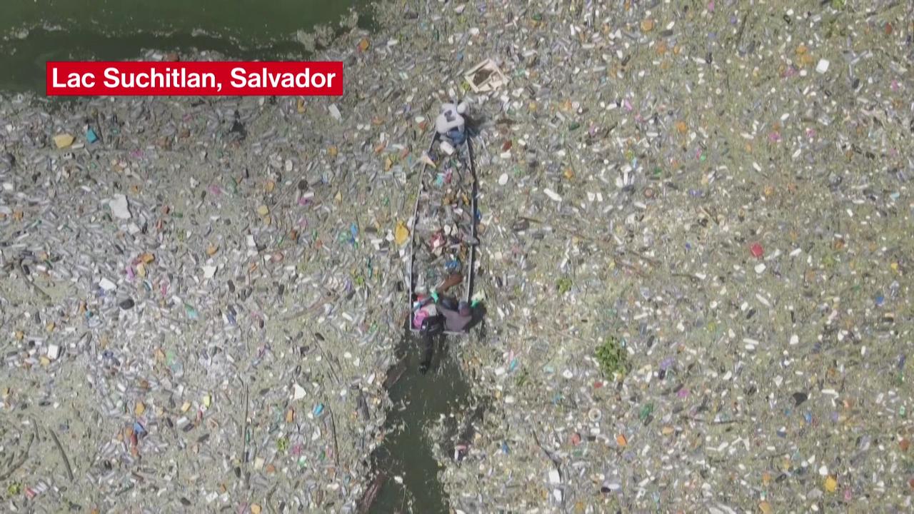 Une marée de déchets plastiques défigure lacs et plages d'Amérique centrale