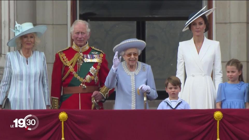 La reine d’Angleterre Elizabeth II fête 70 ans de règne dans une ferveur colossale à Londres