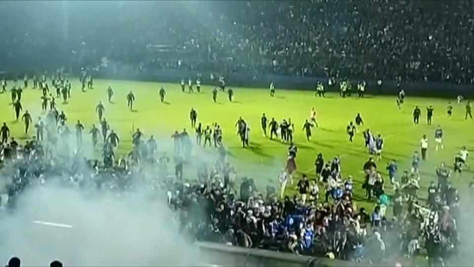 Tragédie dans un stade de foot indonésien