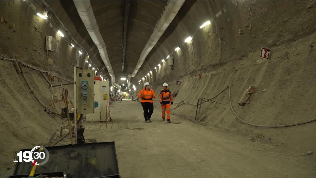 Visite dans un laboratoire où sont étudiées les conditions d'un stockage à très long terme des déchets radioactifs