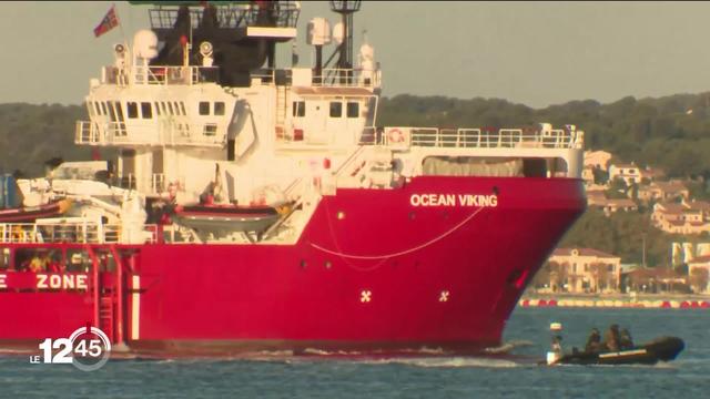 Le navire humanitaire Ocean Viking et ses 234 migrants a accosté dans le port de Toulon, en France