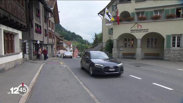 Pour éviter le tunnel du Gothard, les automobilistes empruntent la route cantonale, suscitant la colère des habitants de Wassen à Uri