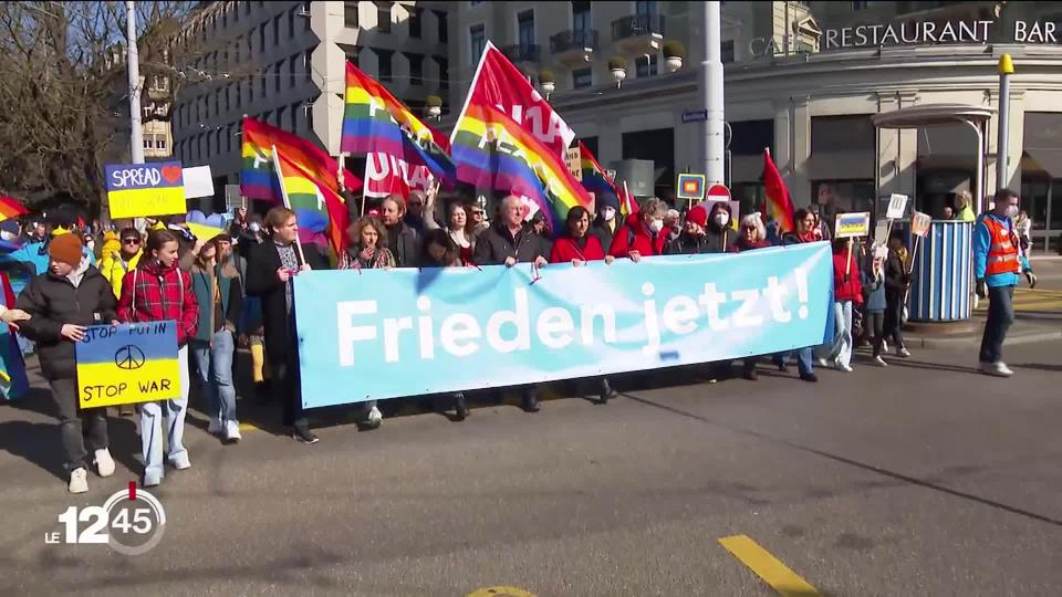 Des milliers de personnes rassemblées à Zurich pour manifester contre la guerre en Ukraine