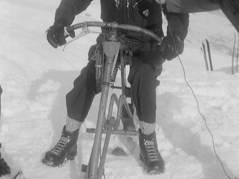 Les débuts du ski-bob à Montana-Crans