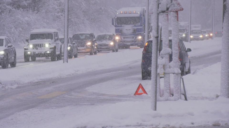 La neige arrive en force et perturbe le trafic à Lausanne