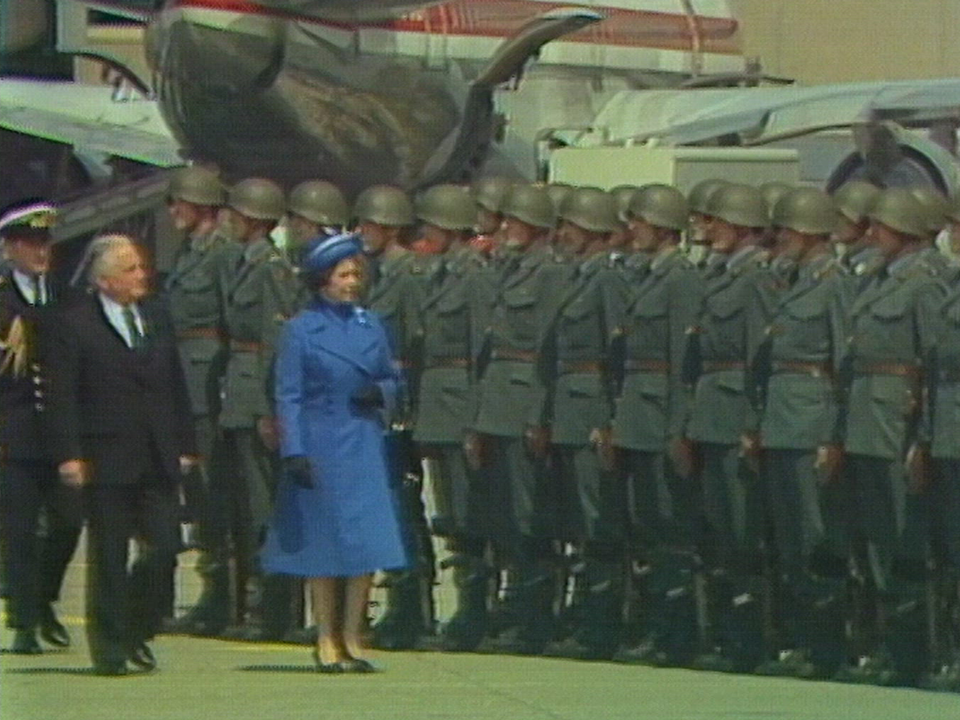 S.M. REINE ELISABETH II AU CONSEIL FEDERAL - 80.04.29