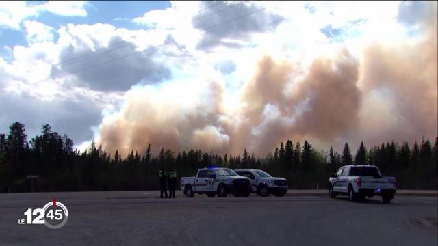 Alors que d'immenses incendies ravagent l'Ouest du Canada depuis plusieurs jours, le pays se résout à demander de l'aide internationale