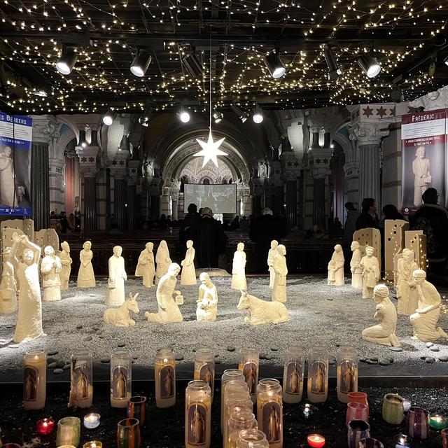 La crèche de Noël installée dans la basilique de Fourvière, à Lyon [RTSreligion - Gabrielle Desarzens]