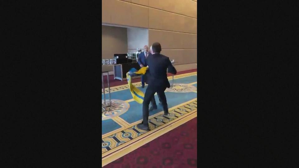 Violente altercation entre un délégué russe et un député ukrainien lors d'un sommet en Turquie