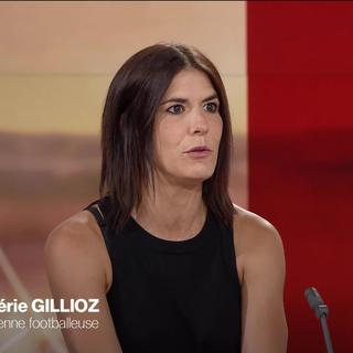 Entretien avec Valérie Gillioz, ancienne footballeuse internationale suisse, qui évoque la situation du football féminin en Suisse