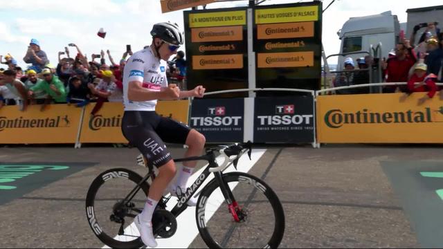 Etape 20: Belfort - Le Markstein Fellering: Tadej Pogacar (SLO) célèbre la victoire d'étape, Jonas Vingegaard (DAN) remporte le Tour