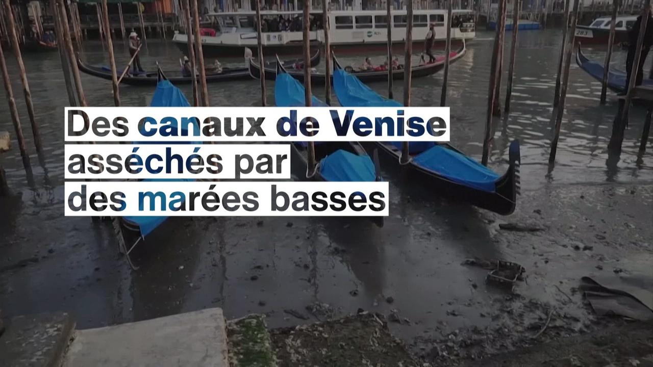 Des canaux de Venise asséchés par les marées basses
