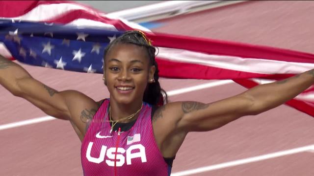 Budapest (HUN), 100m dames, finale: Sha'Carri Richardson (USA) championne du monde devant les deux Jamaïcaines Shericka Jackson et Shelly-Ann Fraser-Pryce
