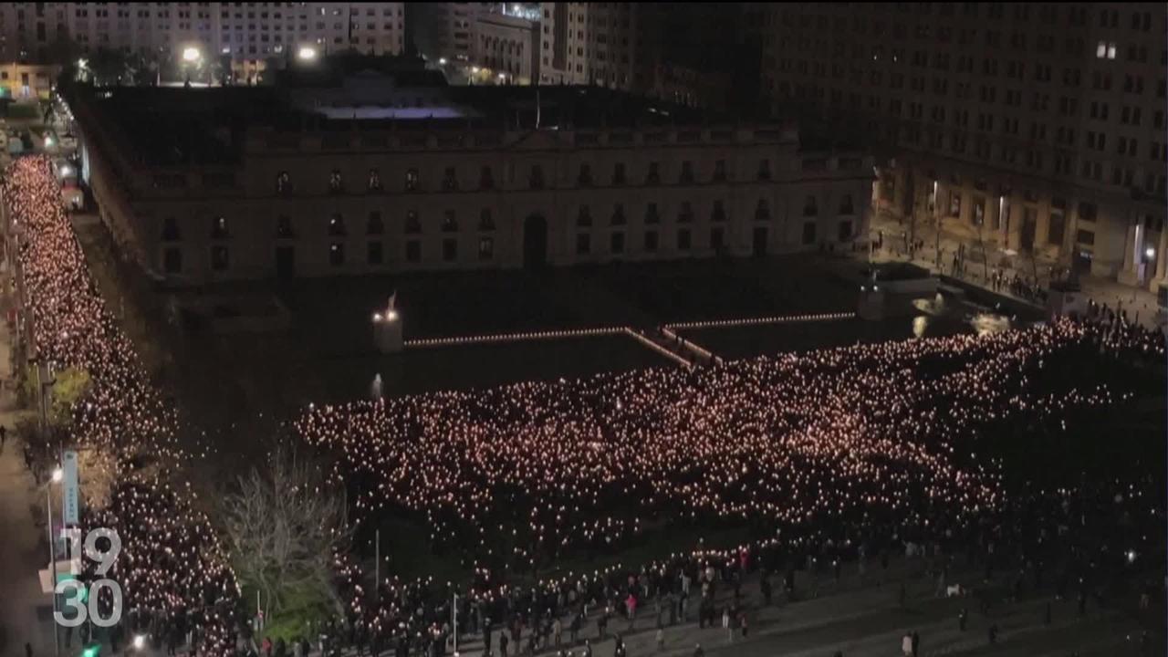 Des milliers de Chiliens manifestent pour rendre hommage aux victimes de la dictature 50 ans après le putsch du général Pinochet