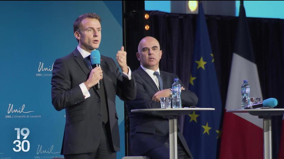 Emmanuel Macron est allé à la rencontre des étudiants de l’Université de Lausanne. La police a contenu des manifestants en marge de l’événement