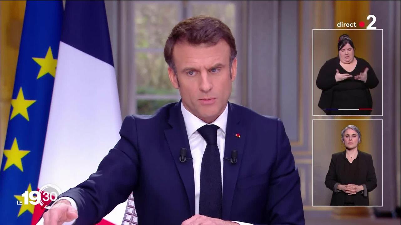 En France, après le passage en force de la réforme des retraites, Emmanuel Macron est sorti de son silence