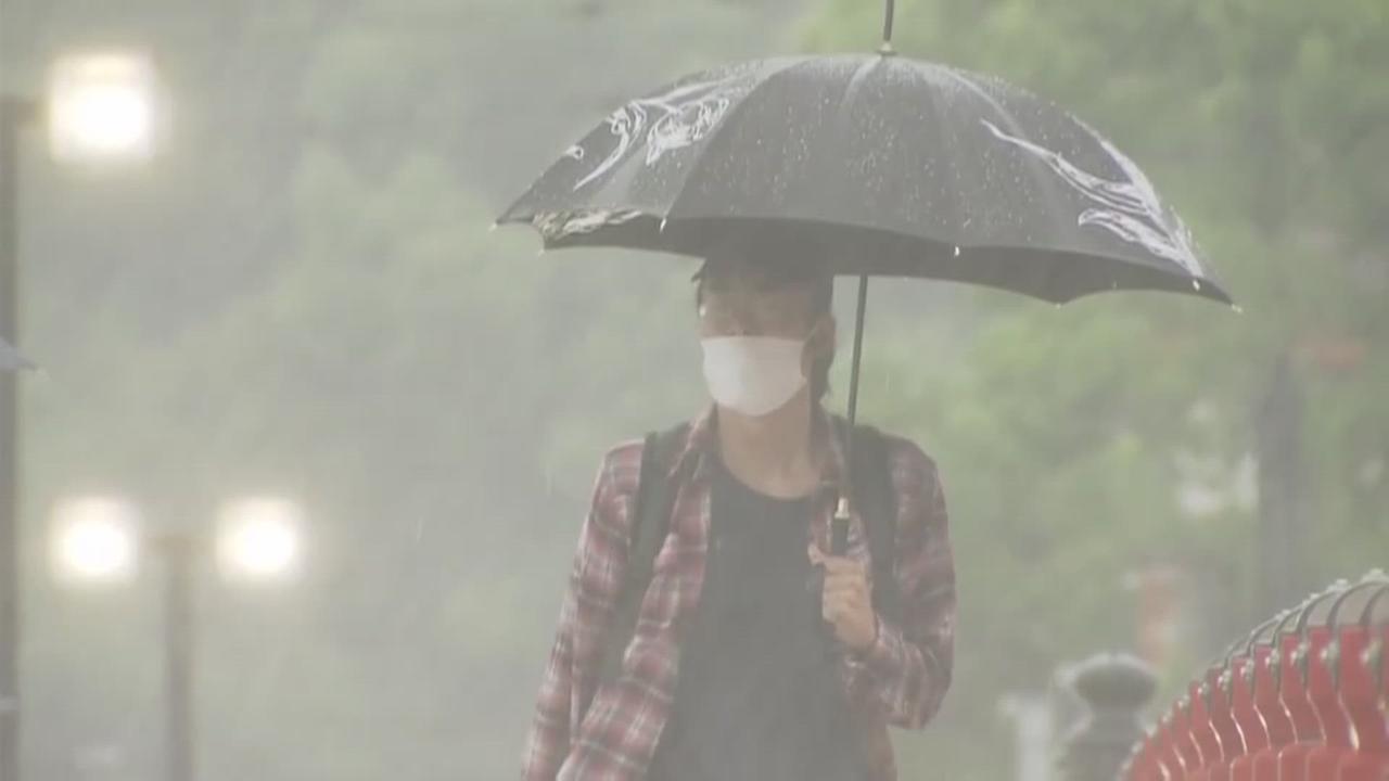 De fortes pluies s'abattent sur le Japon