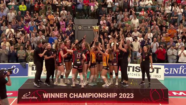 Finale dames, acte 3, NUC Volleyball – Volley Düdingen (27-25, 13-25, 25-17, 35-33): les Neuchâteloises triomphent au terme d’un match de folie !