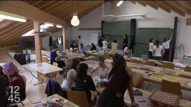 Les élèves suisses sont bons en mathématiques et en sciences, moins en lecture, selon l’étude PISA
