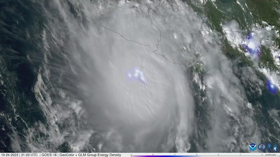 Des vents violents s'abattent sur Acapulco après l'arrivée de l'ouragan Otis