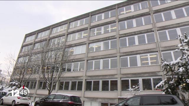 Le bâtiment de chimie de l’Université de Fribourg est en mauvais état. 67 millions sont prévus pour son assainissement