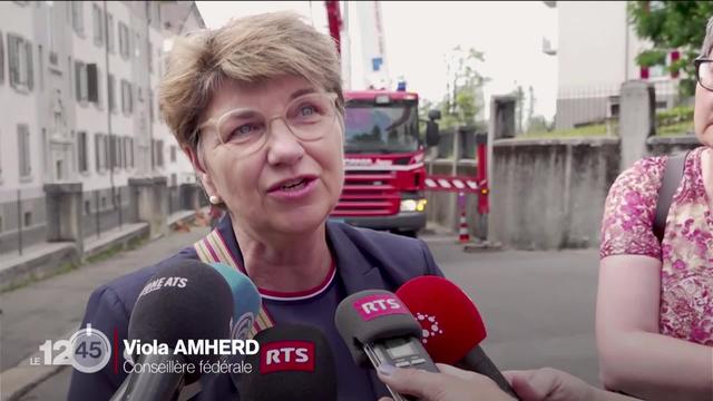 Viola Amherd en visite à La Chaux-de-Fonds pour saluer les militaires mobilisés pour sécuriser la ville