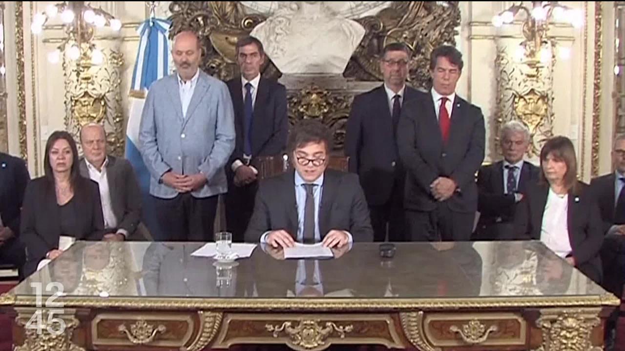 En Argentine, le nouveau président Javier Milei met son programme de dérégulation à exécution