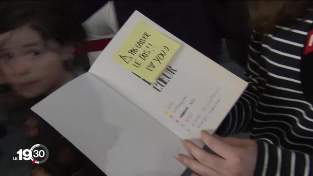 Le "New Romance", genre littéraire qui mélange histoires d'amour et scènes de sexe, attire les foules cette année au Salon du livre.